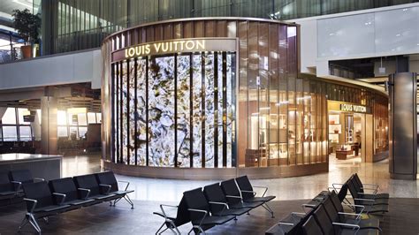 london heathrow louis vuitton